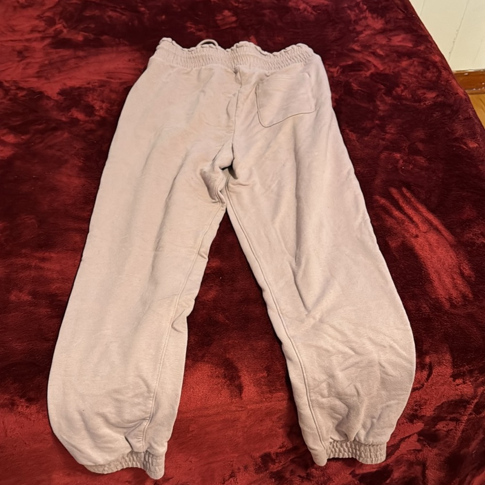 Sweatpants and Hoodie Set - Picture 3 of 9